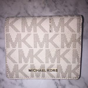 MICHAEL KORS bi fold wallet brand new with tags
